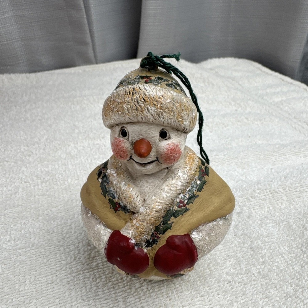 1995 Walnut Ridge Collectibles Christmas Tree Ornament Snowman With Shawl Holly
